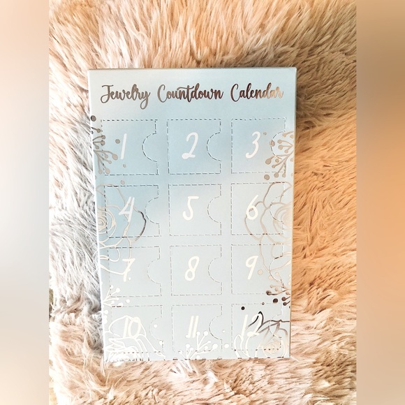 Jewelry Bridal Countdown Calendar - Picture 4 of 5
